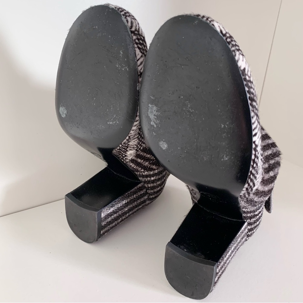 Chanel pony hair chain logo zipper booties - Picture 8 of 16